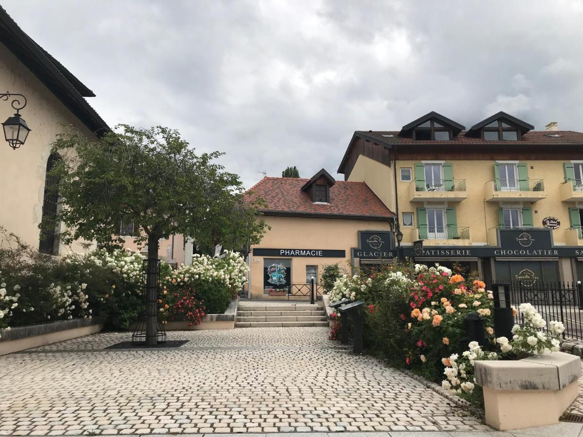 Вилла Castle View Menthon Экстерьер фото